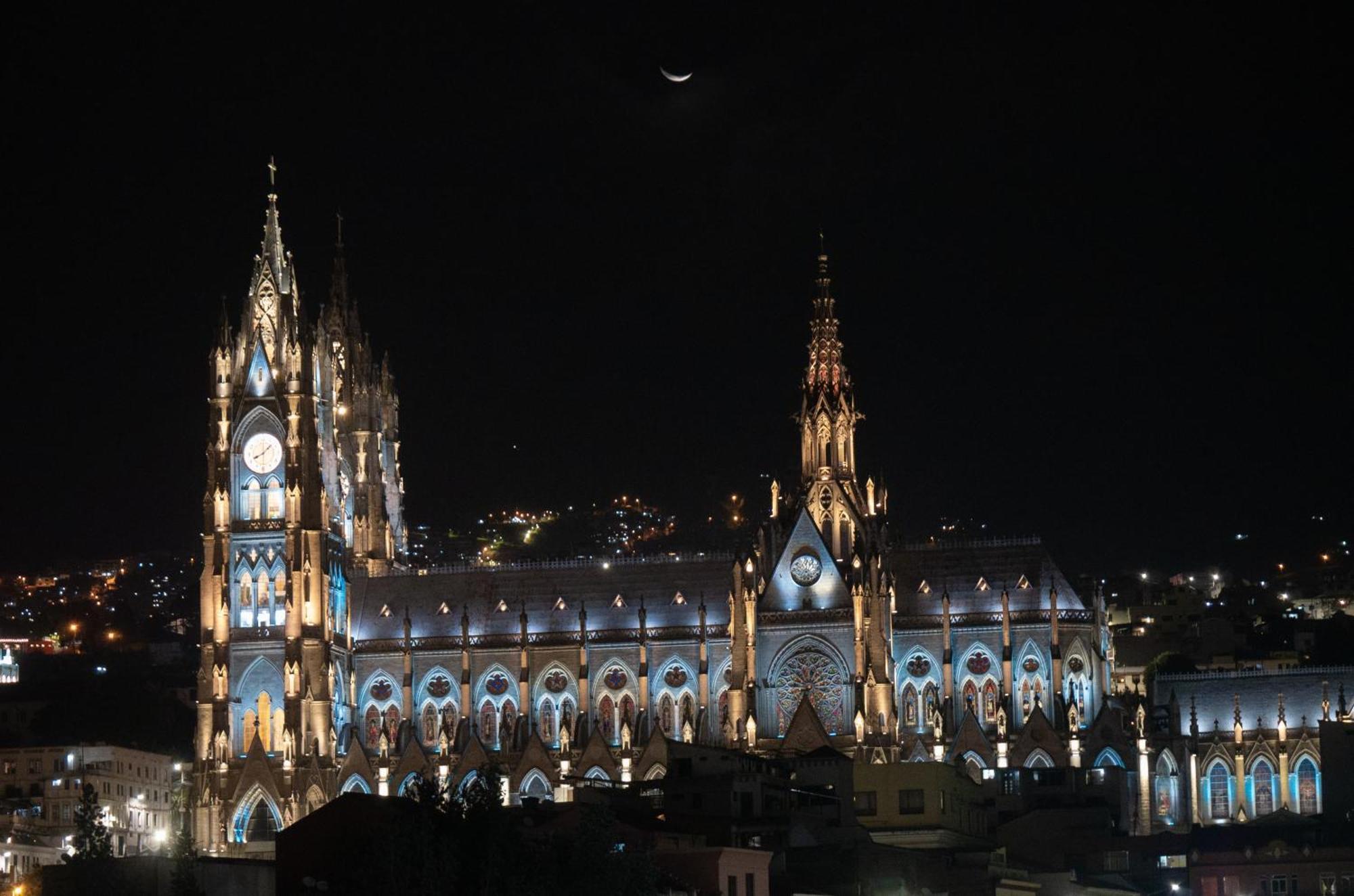 Casona 1914 Quito - Gothic Cathedral View Rooftop المظهر الخارجي الصورة